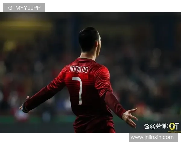 刻苦训练成就足球明星的辉煌之路与奋斗精神