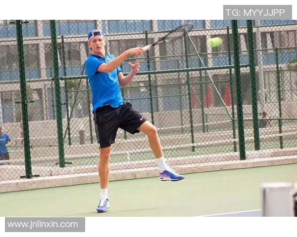 吴秀英专访:从青涩小将到网球明星的成长之路回顾 吴秀英专访:从青涩小将到网球明星的成长之路回顾