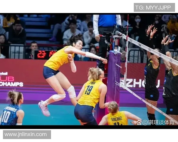 足球明星朱婷精彩视频集锦展现她在赛场上的风采与魅力 足球明星朱婷精彩视频集锦展现她在赛场上的风采与魅力