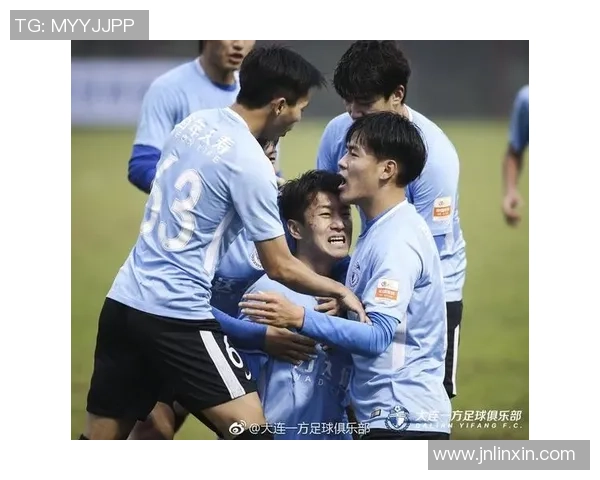 重庆与杭州足球队对决赛后分析及比赛节奏深度解析