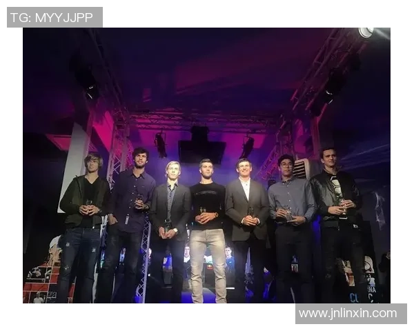 重庆网球队与成都网球队赛后状态分析与复盘探讨 重庆网球队与成都网球队赛后状态分析与复盘探讨