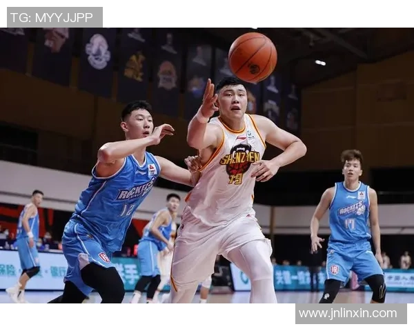 深圳篮球队在邀请赛中以71分强势领跑积分榜,展现出色竞技状态 深圳篮球队在邀请赛中以71分强势领跑积分榜,展现出色竞技状态